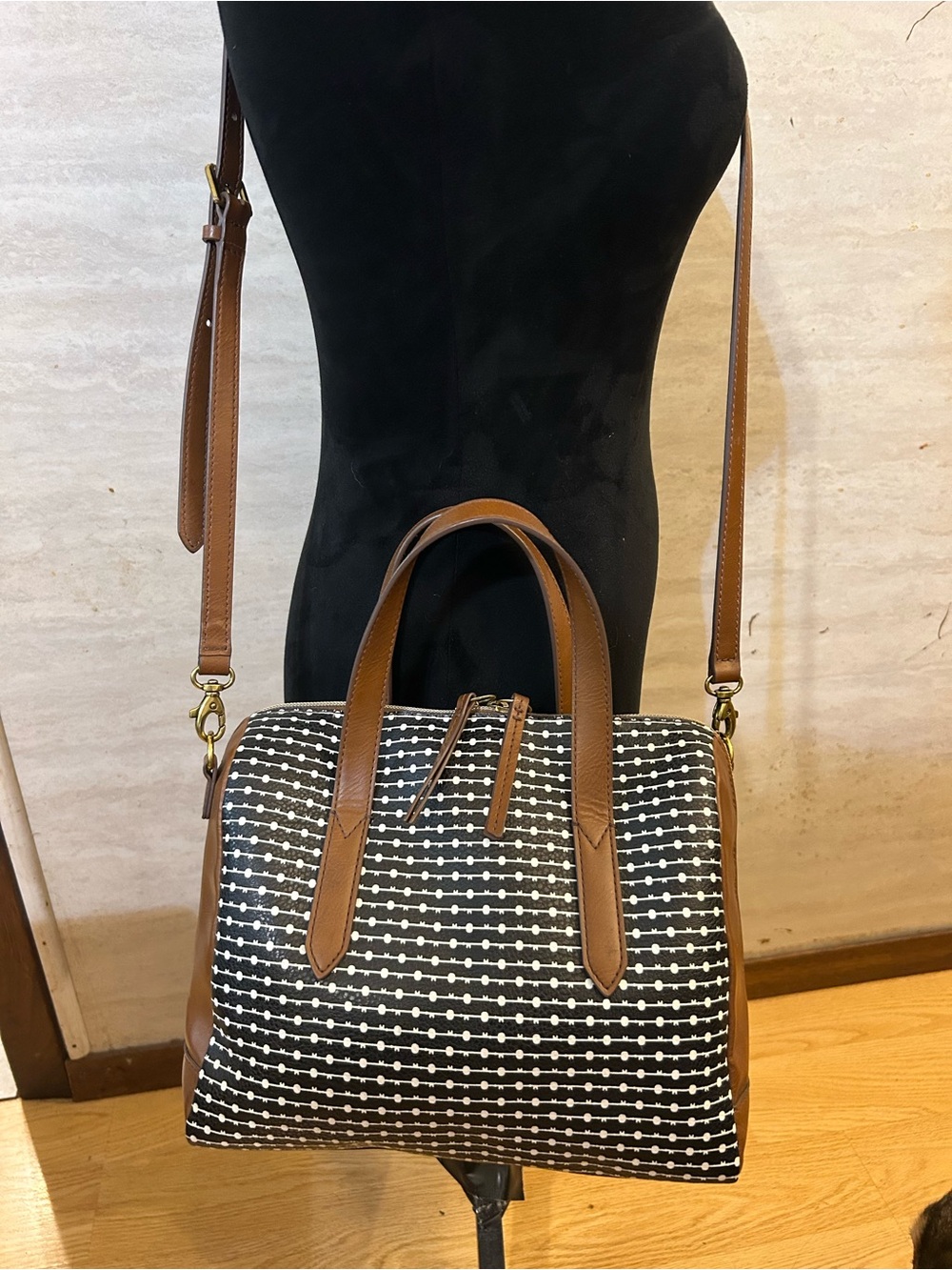 Fossil Sydney Woven Pattern Satchel Handbag with Brown Trim